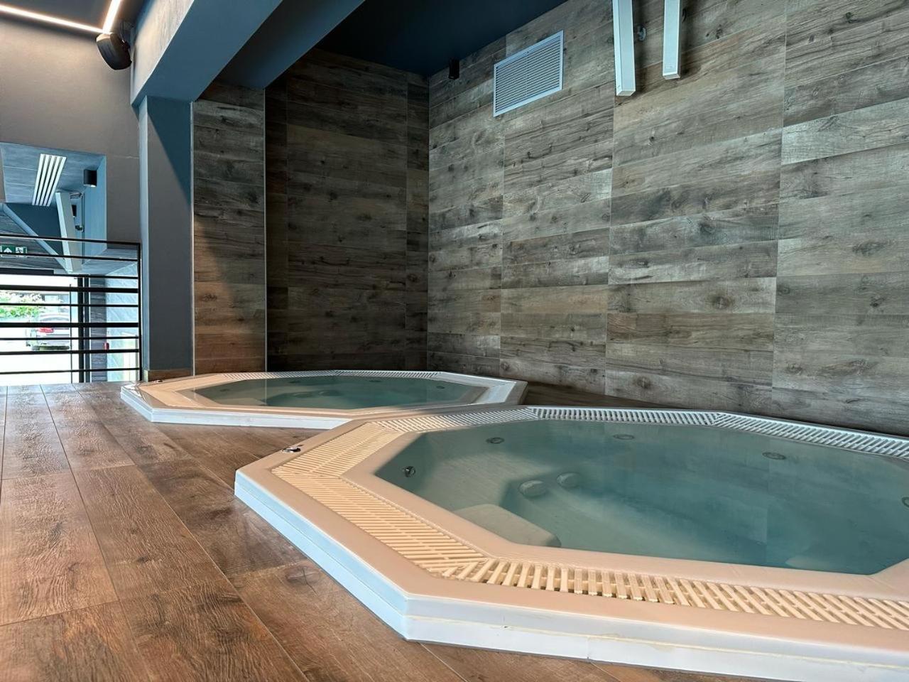 Baltic Comfort Spa Apartment With Free Pool, Saunas & Fitness - Kasprowicza 20 코워브제크 외부 사진